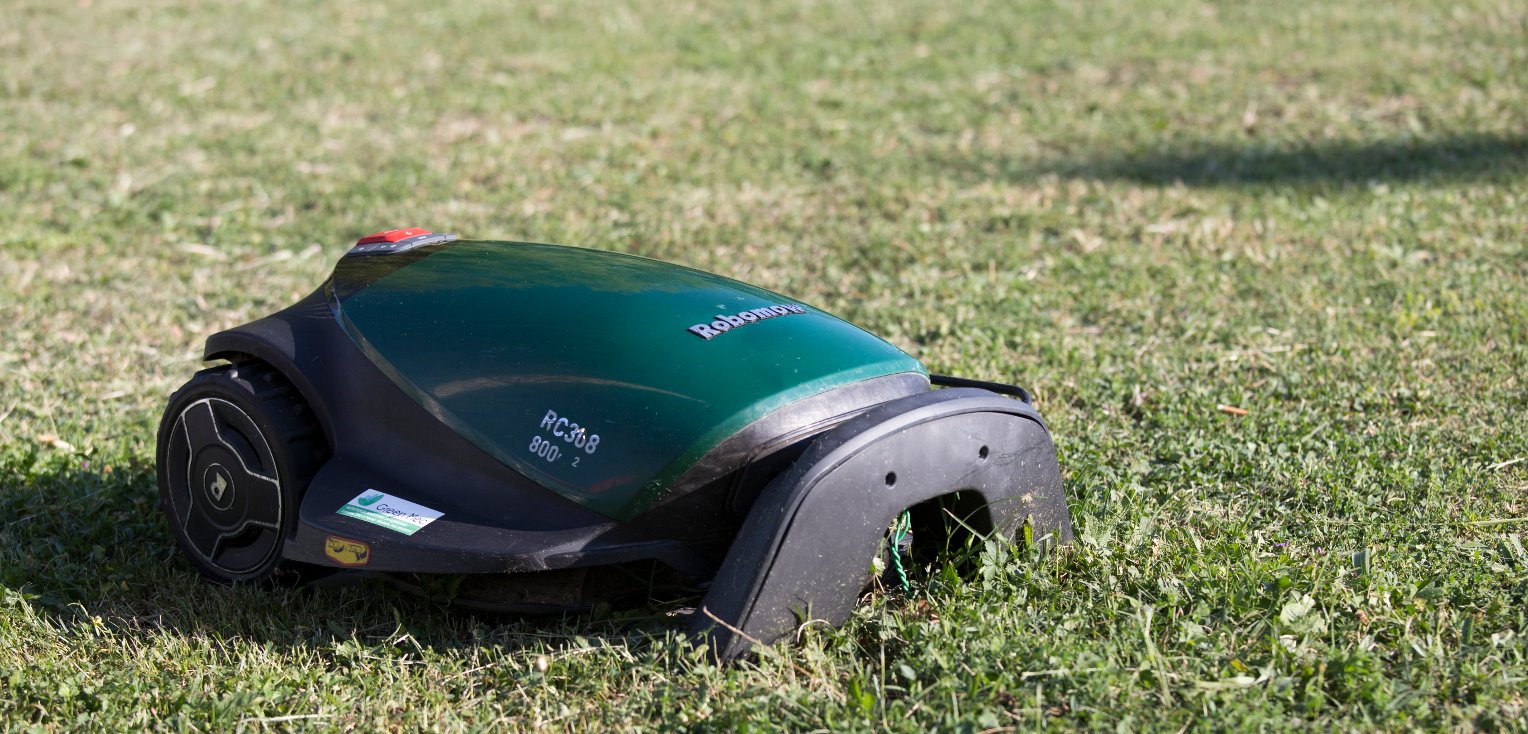 Foto robot rasaerba Green Mec macchine giardinaggio Pordenone
